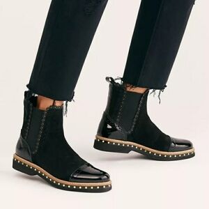 NWT FREE PEOPLE ATLAS CHELSEA BOOT IN BLACK, SIZE 7